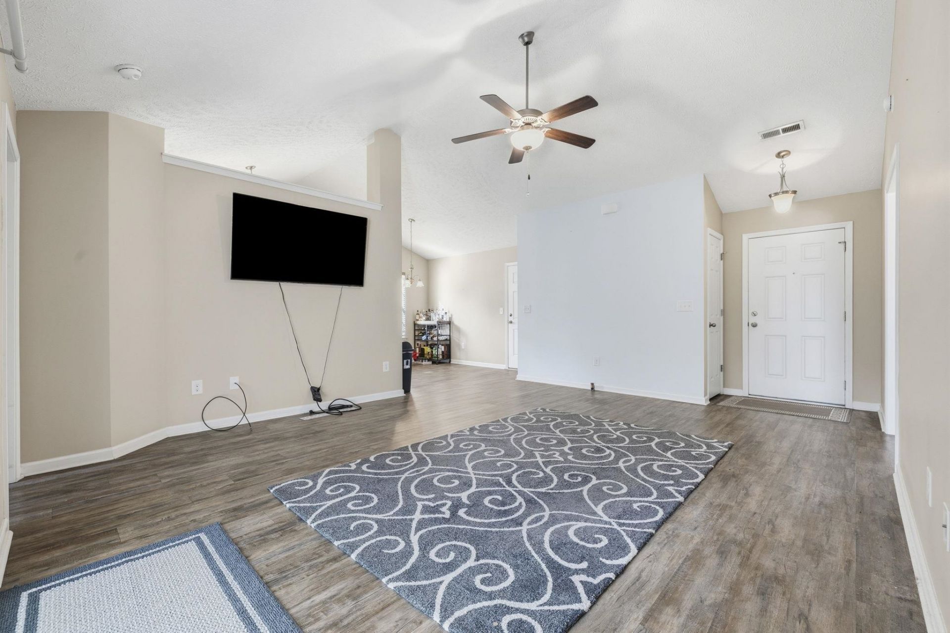 154 Heath Dr. Photo 5