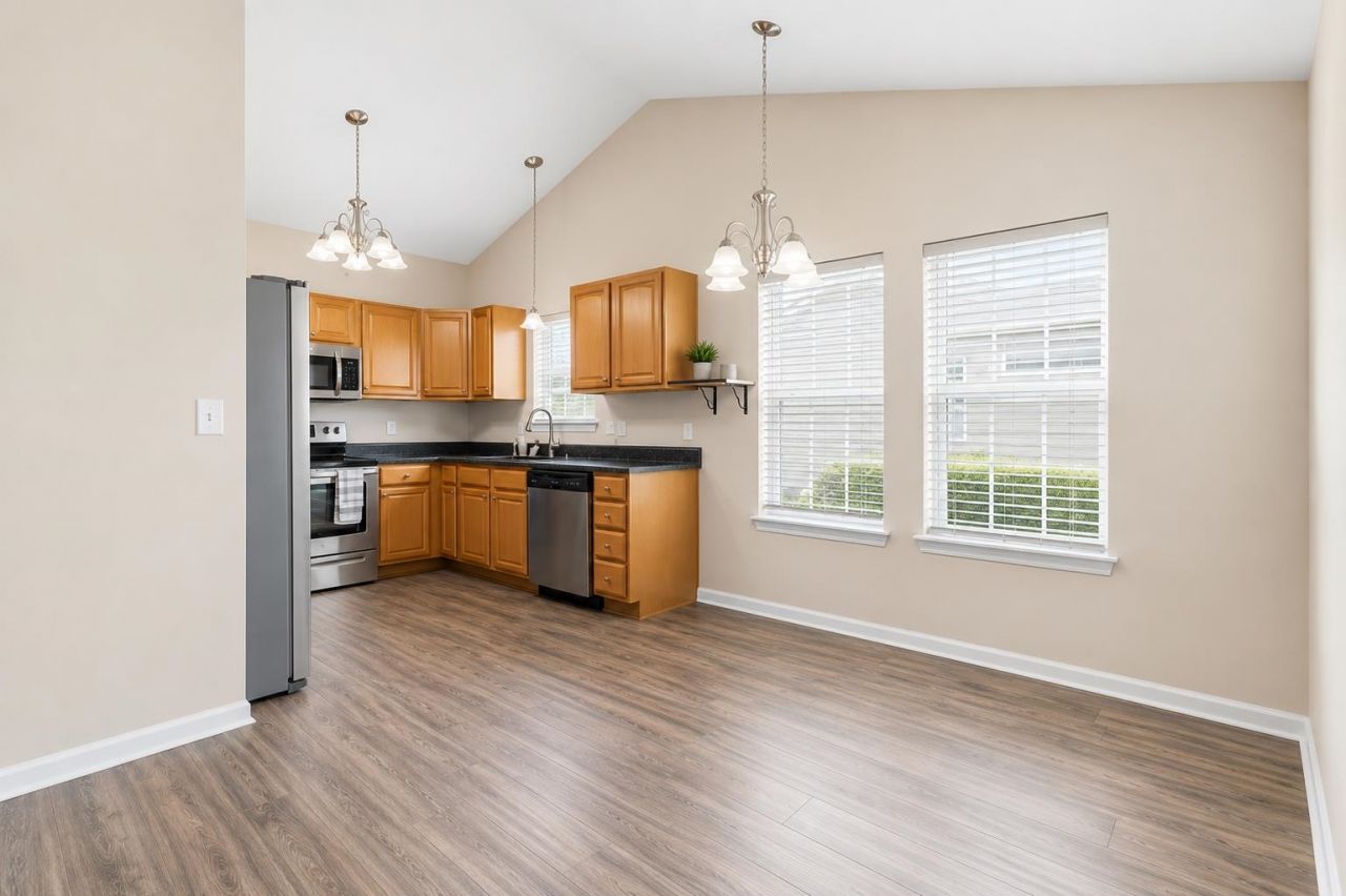 154 Heath Dr. Photo 8