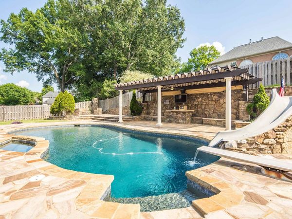 1817 LILES LN, Collierville, TN 38017