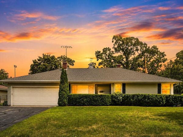 926 Parkview LANE, Mukwonago, WI 53149