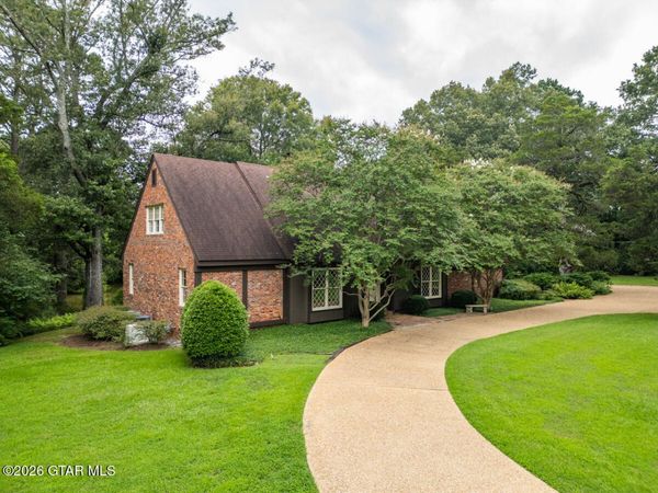 20 Tally Ho Road, Starkville, MS 39759