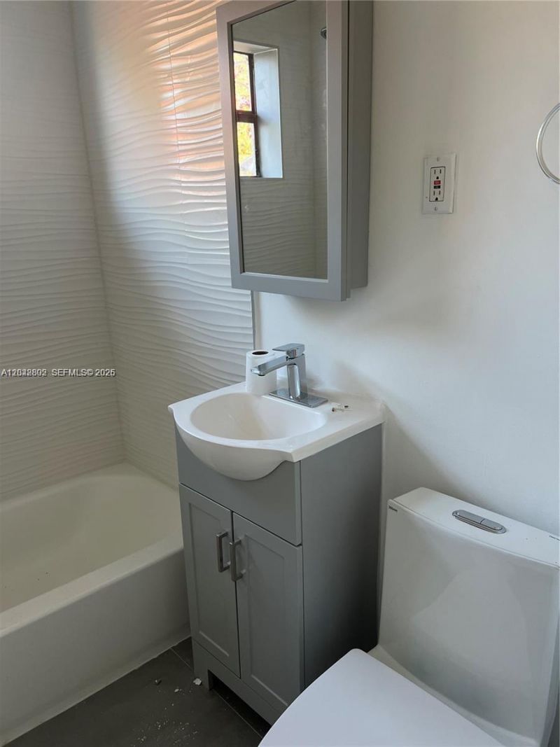 2126 Arthur St , Unit 1, Hollywood, FL 33020 Photo