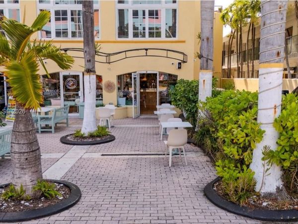1300 Collins NE St , Miami, FL 33139