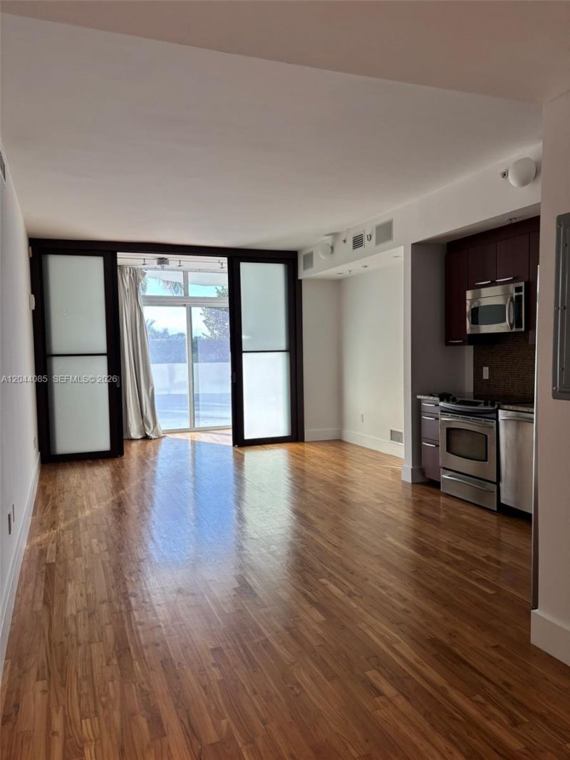 2001 Meridian Ave , Unit 309, Miami Beach, FL 33139 Photo