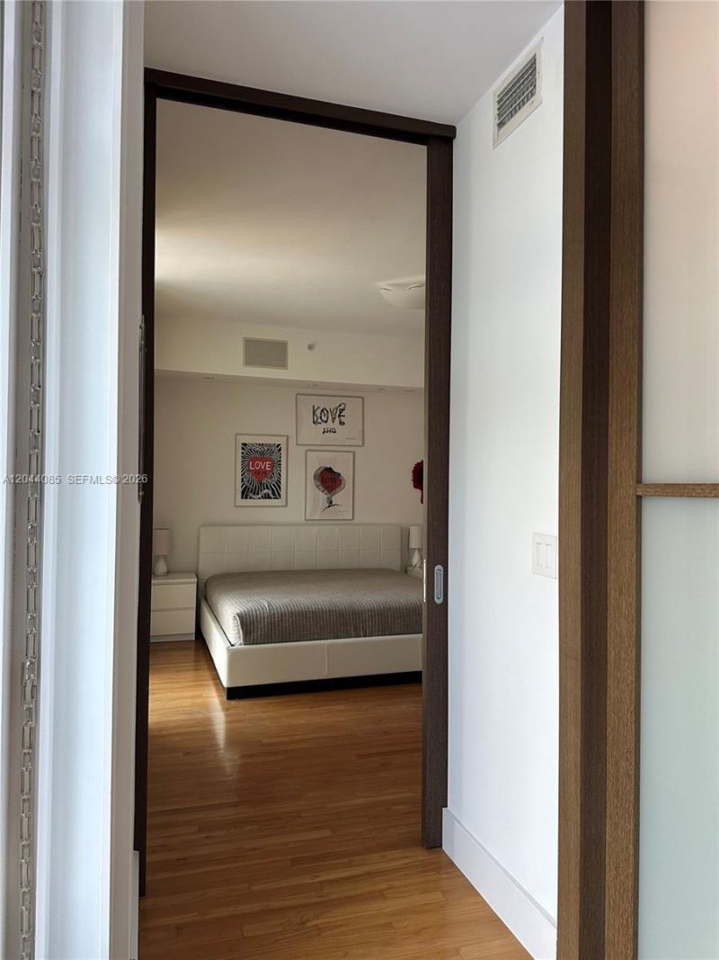 2001 Meridian Ave , Unit 309, Miami Beach, FL 33139 Photo