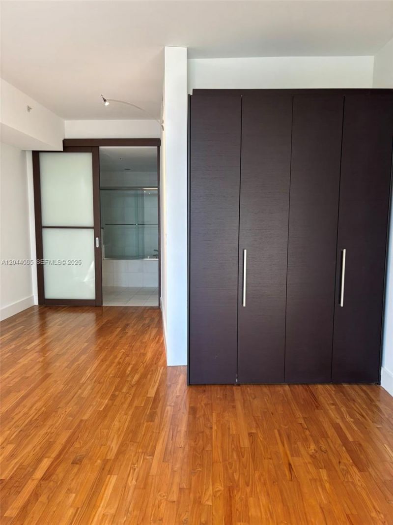 2001 Meridian Ave , Unit 309, Miami Beach, FL 33139 Photo