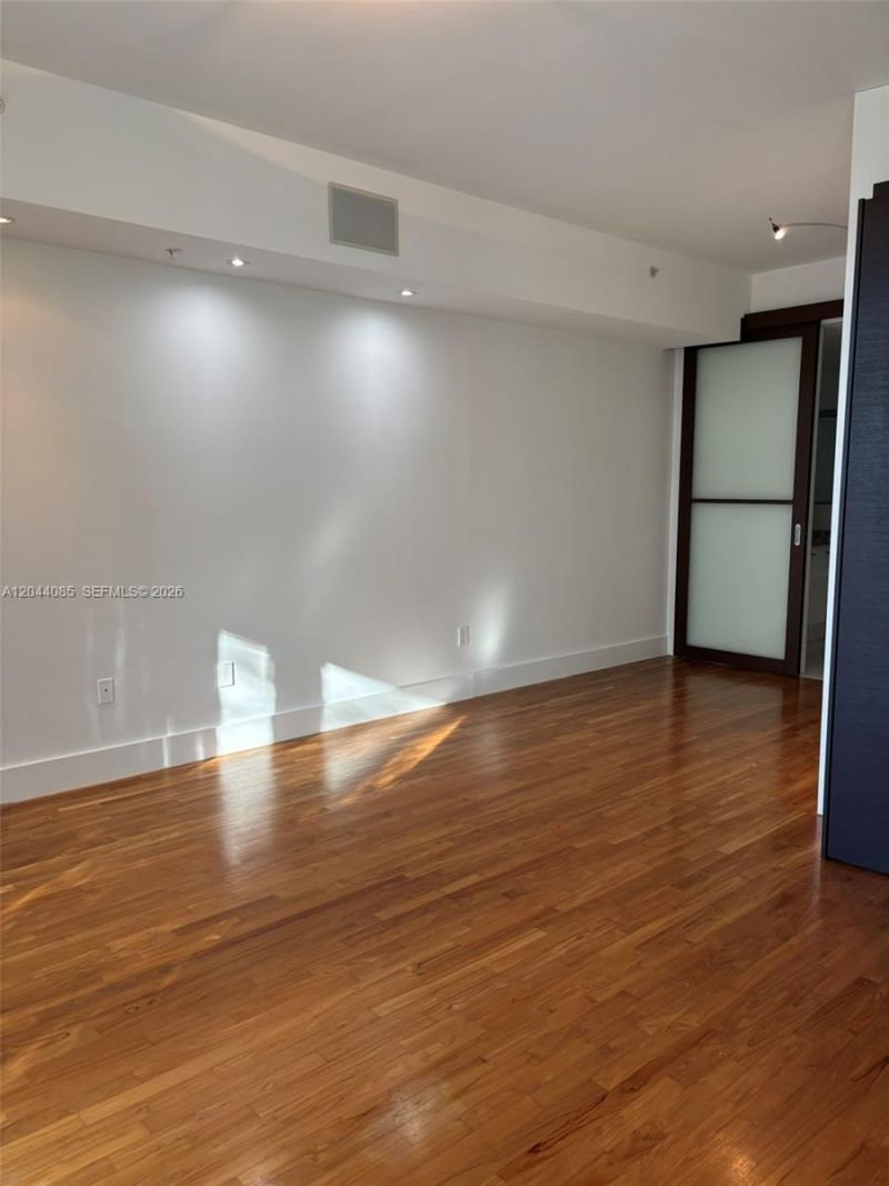 2001 Meridian Ave , Unit 309, Miami Beach, FL 33139 Photo