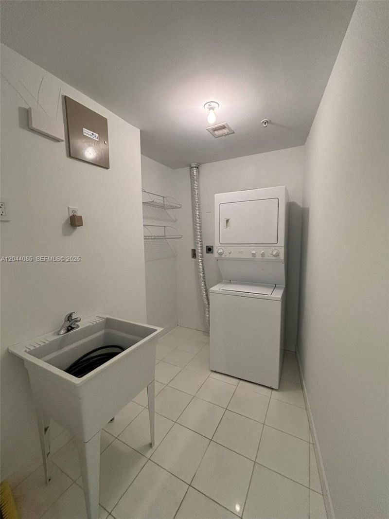 2001 Meridian Ave , Unit 309, Miami Beach, FL 33139 Photo