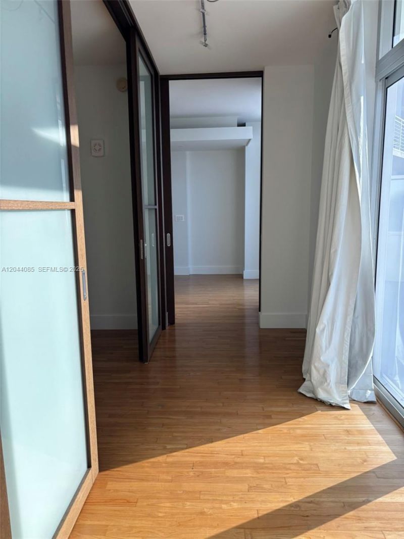 2001 Meridian Ave , Unit 309, Miami Beach, FL 33139 Photo