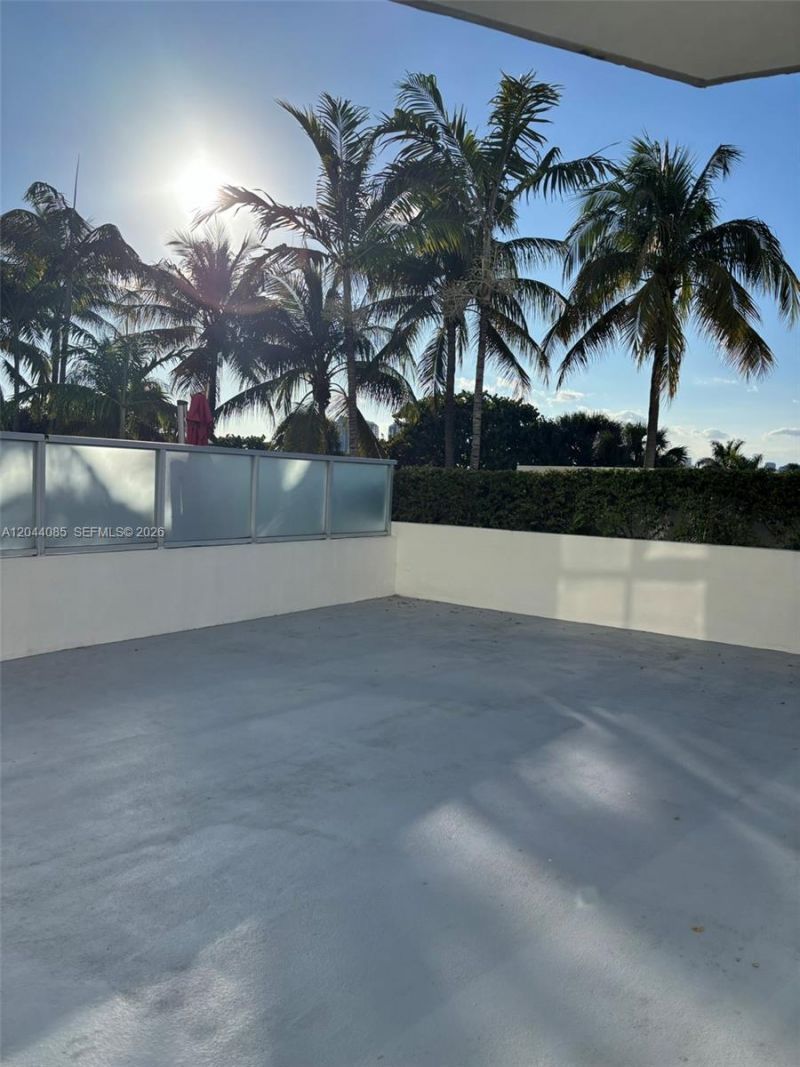 2001 Meridian Ave , Unit 309, Miami Beach, FL 33139 Photo