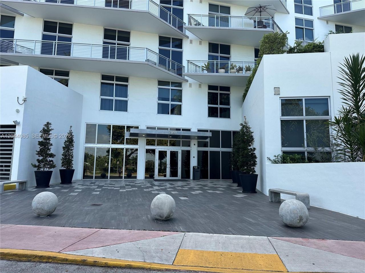 2001 Meridian Ave , Unit 309, Miami Beach, FL 33139 Photo