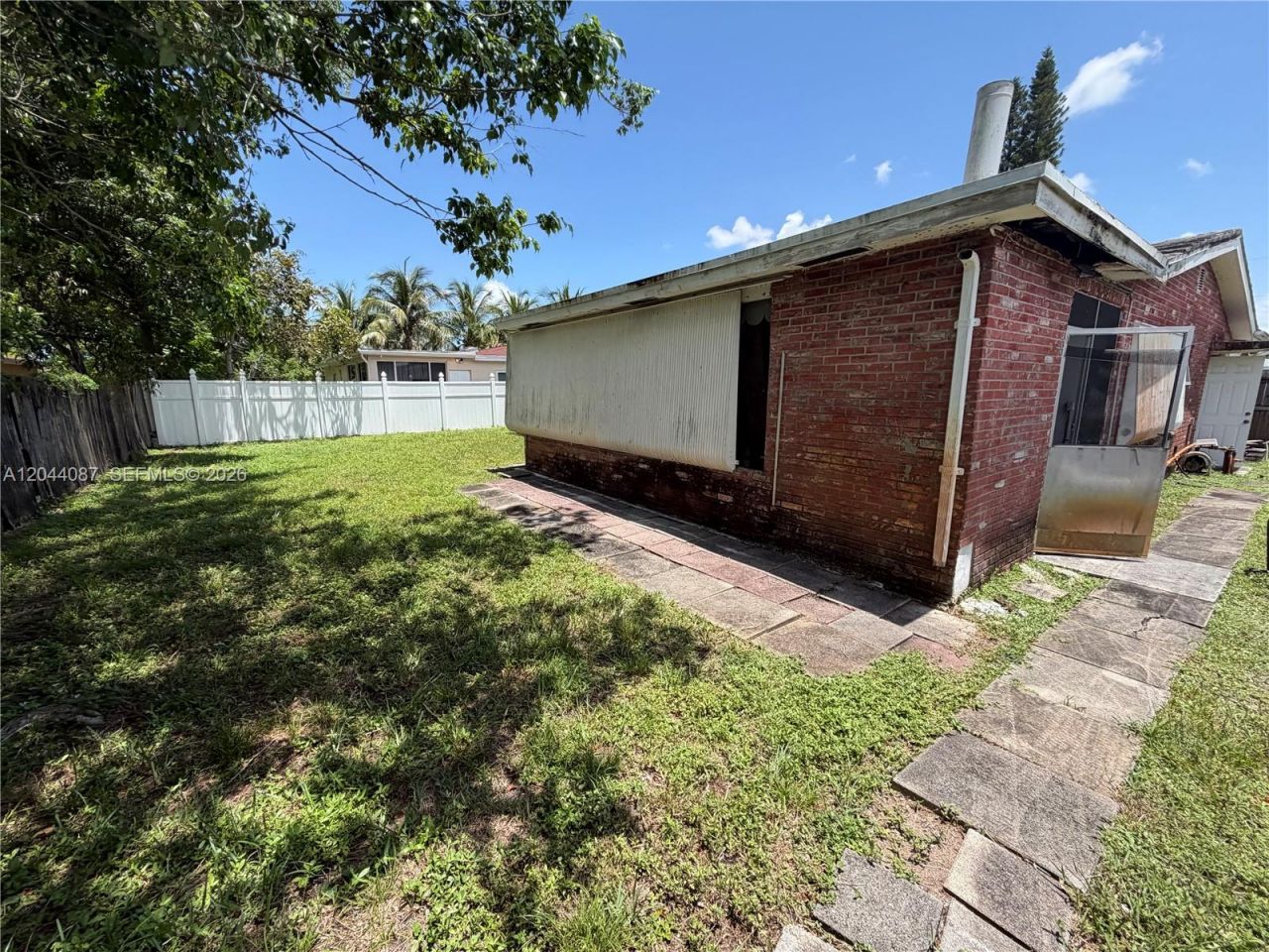 4721 NW 41st Pl, Lauderdale Lakes, FL 33319 Photo