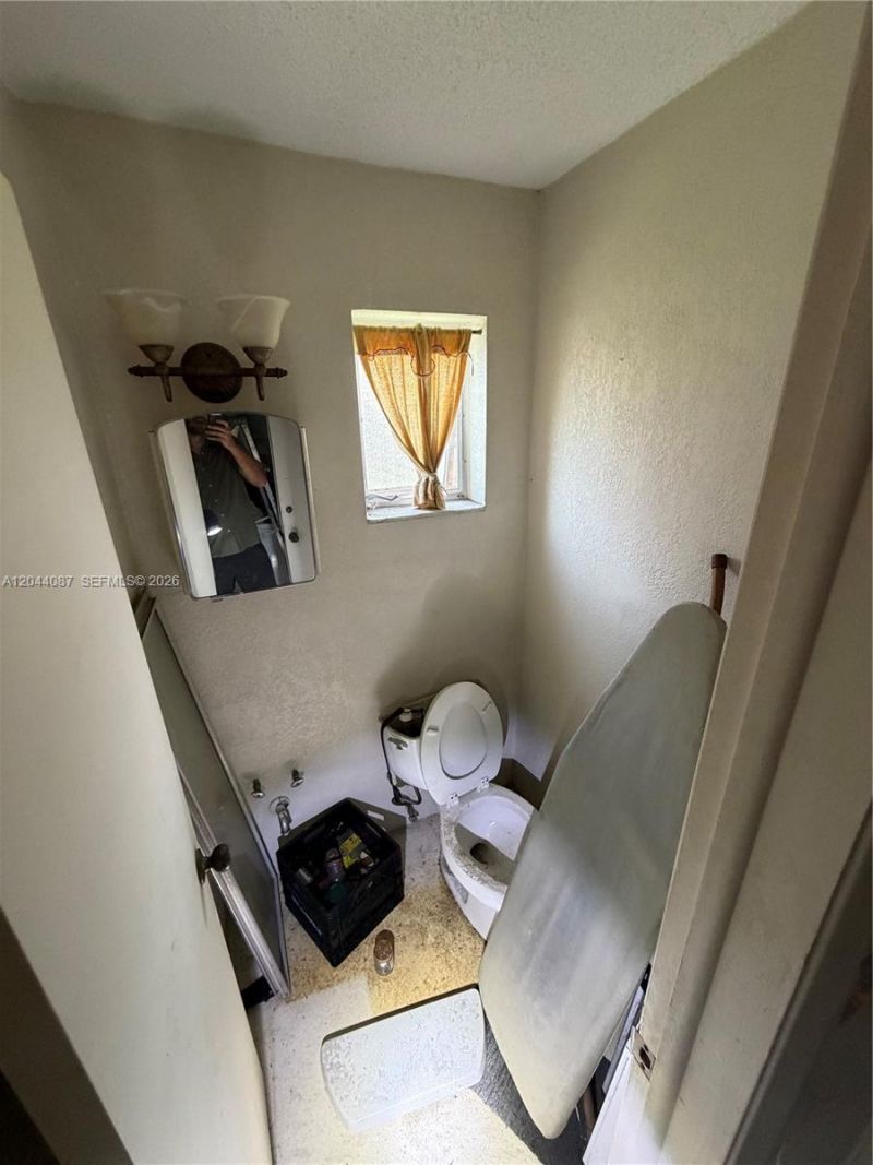 4721 NW 41st Pl, Lauderdale Lakes, FL 33319 Photo