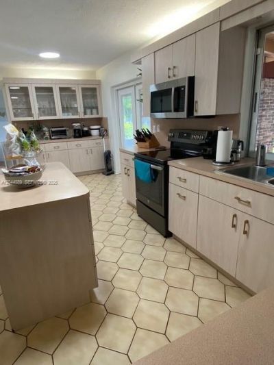 9760 SW 128th St, Miami, FL 33176 Photo