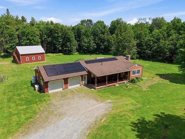 392 West St, Worthington, MA 01098