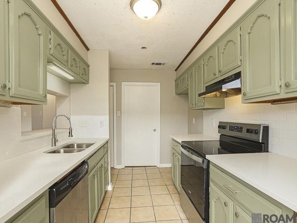 4625 Parkoaks Dr, Unit #33, Baton Rouge, LA 70816