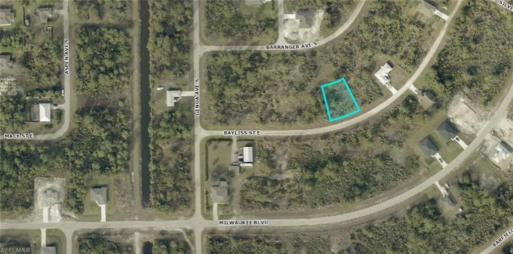 1115 Bayliss St E, Lehigh Acres, FL 33974 Photo