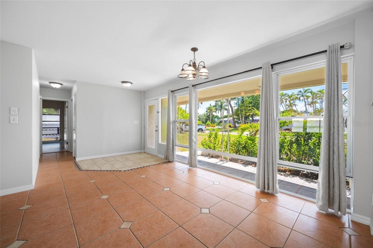 5056 42nd Street S, Saint Petersburg, FL 33711 Photo