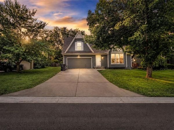 12435 S Parker Terrace, Olathe, KS 66061