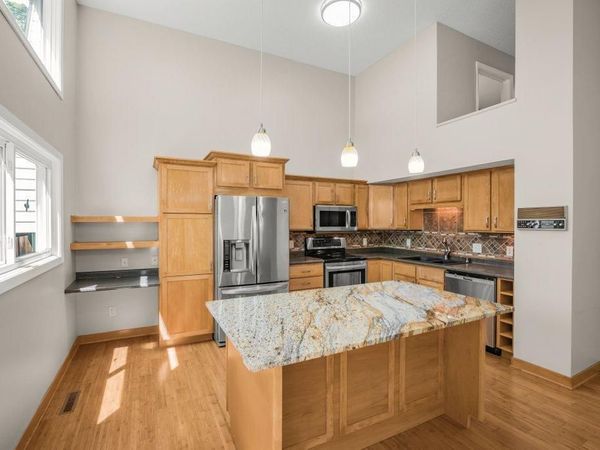1005 W 105th Street, Bloomington, MN 55431