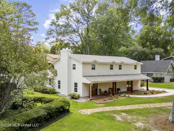 4408 Deer Creek Drive, Jackson, MS 39211