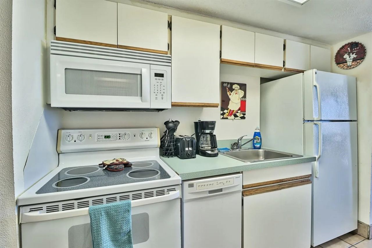 2106 N Ocean Blvd. N  Photo 6