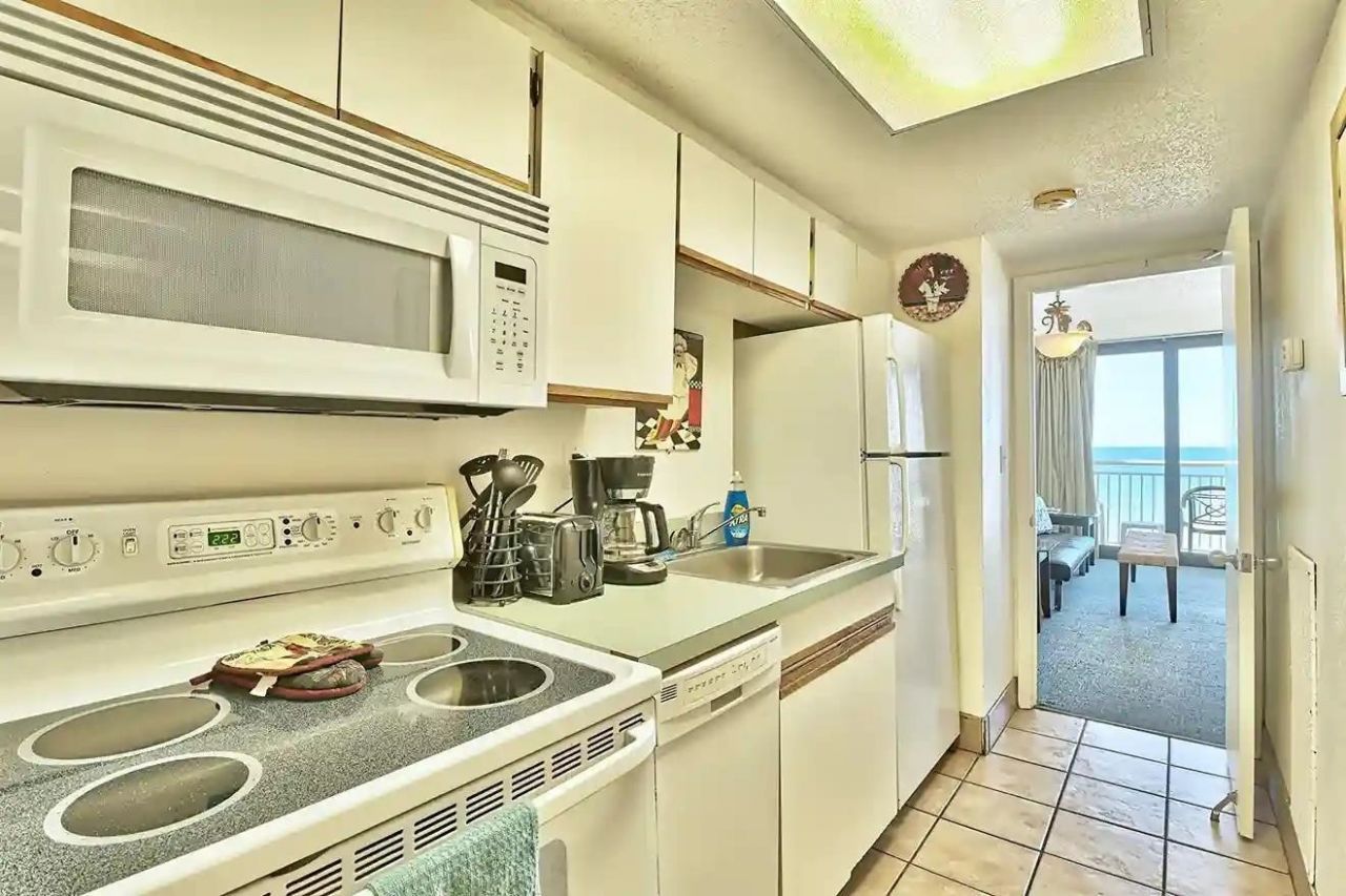 2106 N Ocean Blvd. N  Photo 7