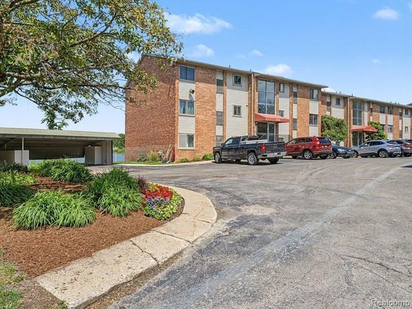 1974 Klingensmith Road, Bloomfield Twp, MI 48302