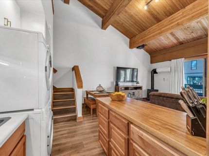 2000 North Village Drive, Unit #318, Truckee, CA 96161 Photo