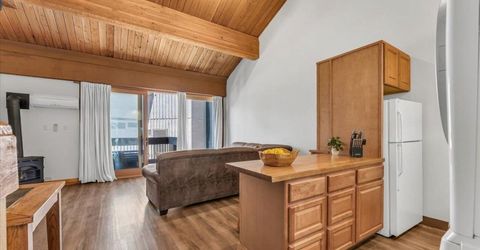 2000 North Village Drive, Unit #318, Truckee, CA 96161 Photo