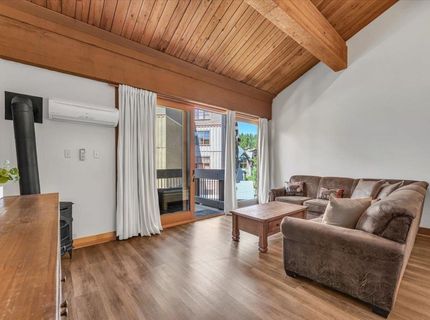 2000 North Village Drive, Unit #318, Truckee, CA 96161 Photo