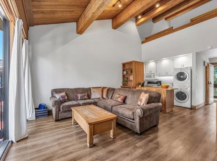 2000 North Village Drive, Unit #318, Truckee, CA 96161 Photo