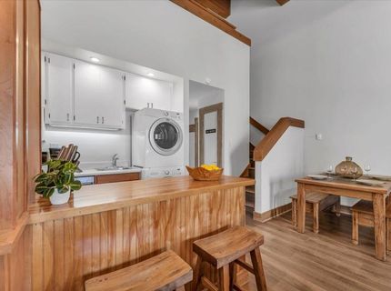 2000 North Village Drive, Unit #318, Truckee, CA 96161 Photo