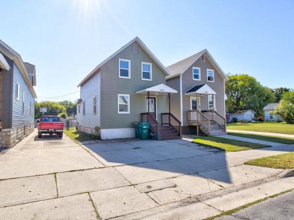 1851 WISCONSIN STREET, Marinette, WI 54143