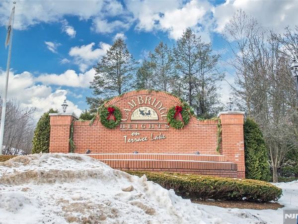 454 Cambridge Drive, Butler Borough, NJ 07405