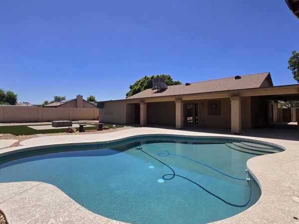 8002 W MARYLAND Avenue, Glendale, AZ 85303