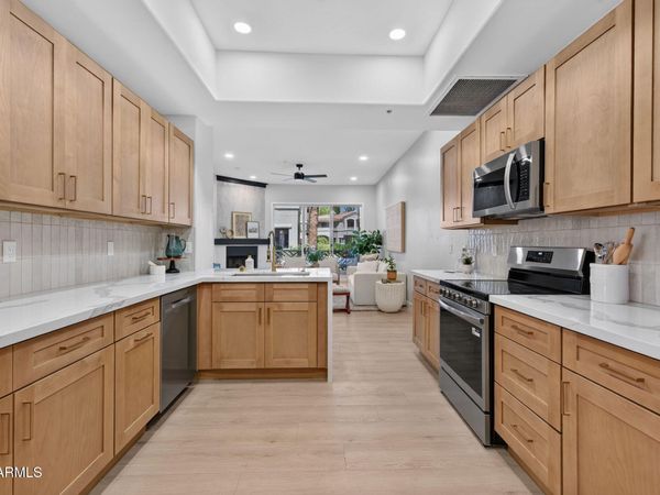 3800 S CANTABRIA Circle, Unit 1100, Chandler, AZ 85248
