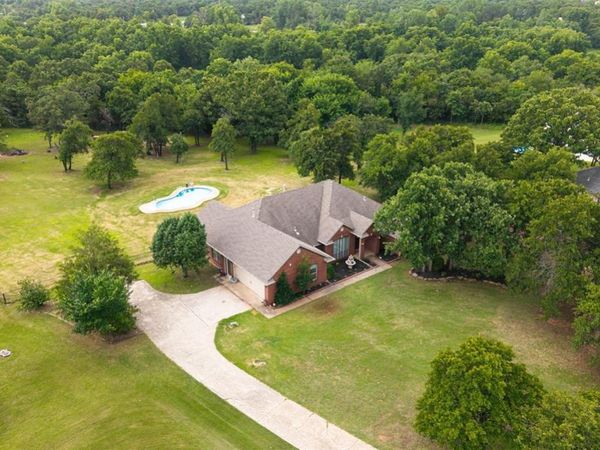 4722 Sandy Oak Lane, Newalla, OK 74857