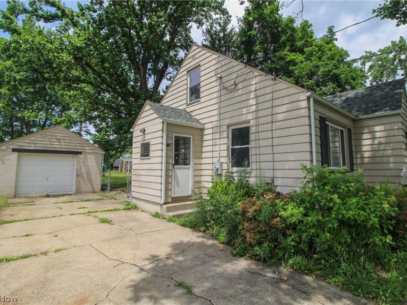 5172 5th Street, Poland, OH 44514 Photo 3