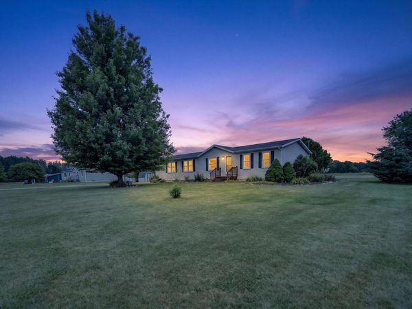 3663 S Lyons Road, Lyons, MI 48851