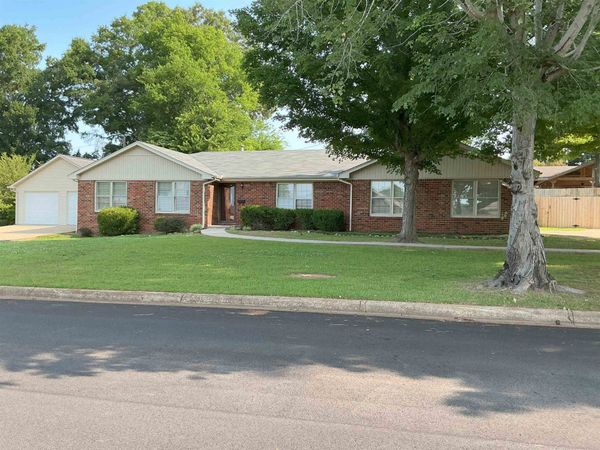 319 Louise St, Florence, AL 35633