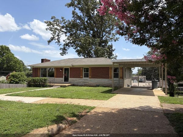 1514 Oak Grove Blvd, Sheffield, AL 35660