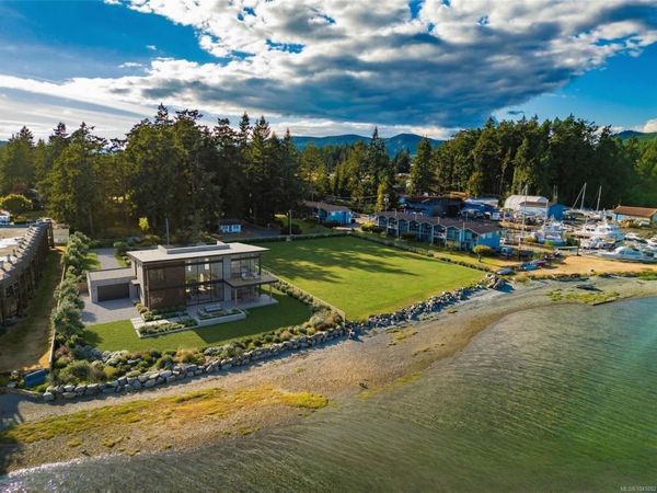 6107 Seabroom Rd , Sooke, BC V9Z 0B8