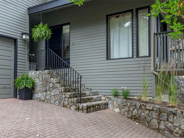 2745 Green Vale Ave, Saanich, BC V8N 1S3