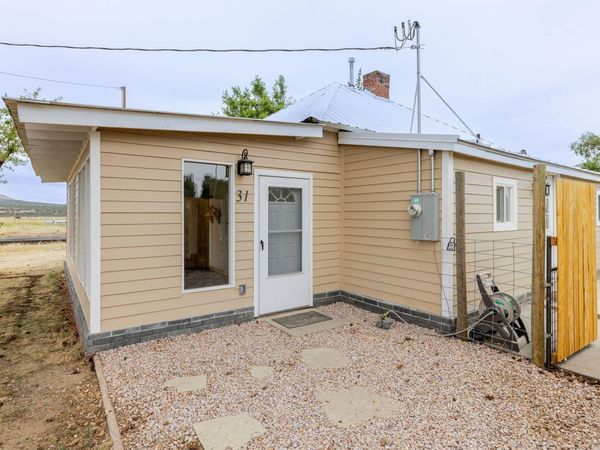31 3rd Street, Metolius, OR 97741