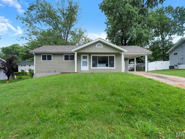 1412 Windward Ridge Drive, St Louis, MO 63127