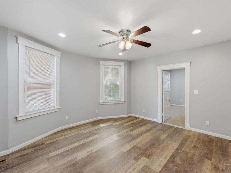 3329 Hackberry Street, Cincinnati, OH 45207 Photo 12