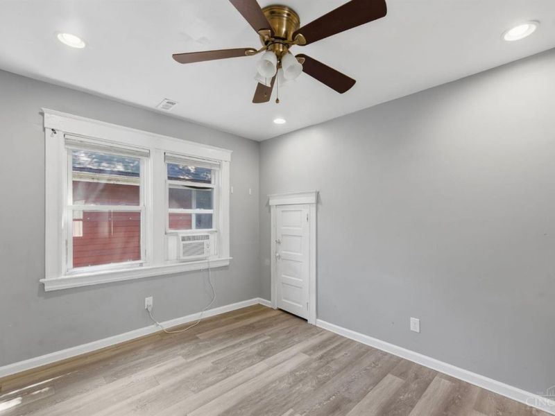 3329 Hackberry Street, Cincinnati, OH 45207 Photo 29