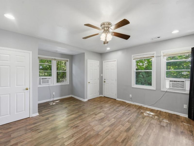3329 Hackberry Street, Cincinnati, OH 45207 Photo 31