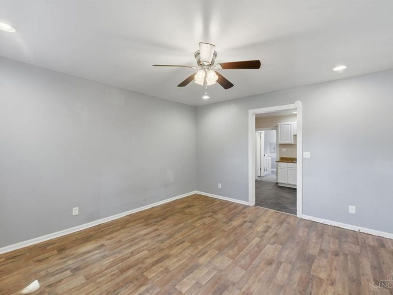 3329 Hackberry Street, Cincinnati, OH 45207 Photo 33